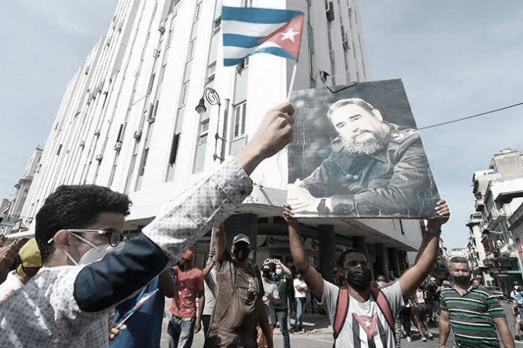 Manifestazione a cuba in favore della rivoluzione 2 fidel castro